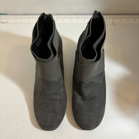Aerosoles women’s grey wedge heel bootie in size 7.5 - Picture 6 of 14